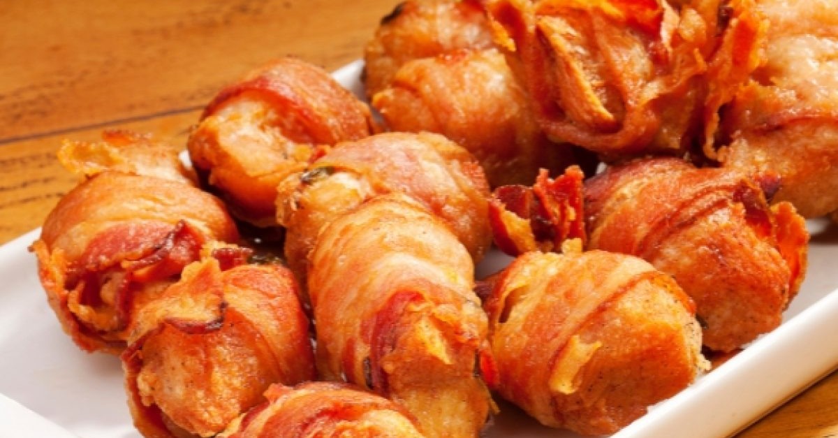 Que tal uma receita prática e simples de Medalhão de frango com bacon? Confira