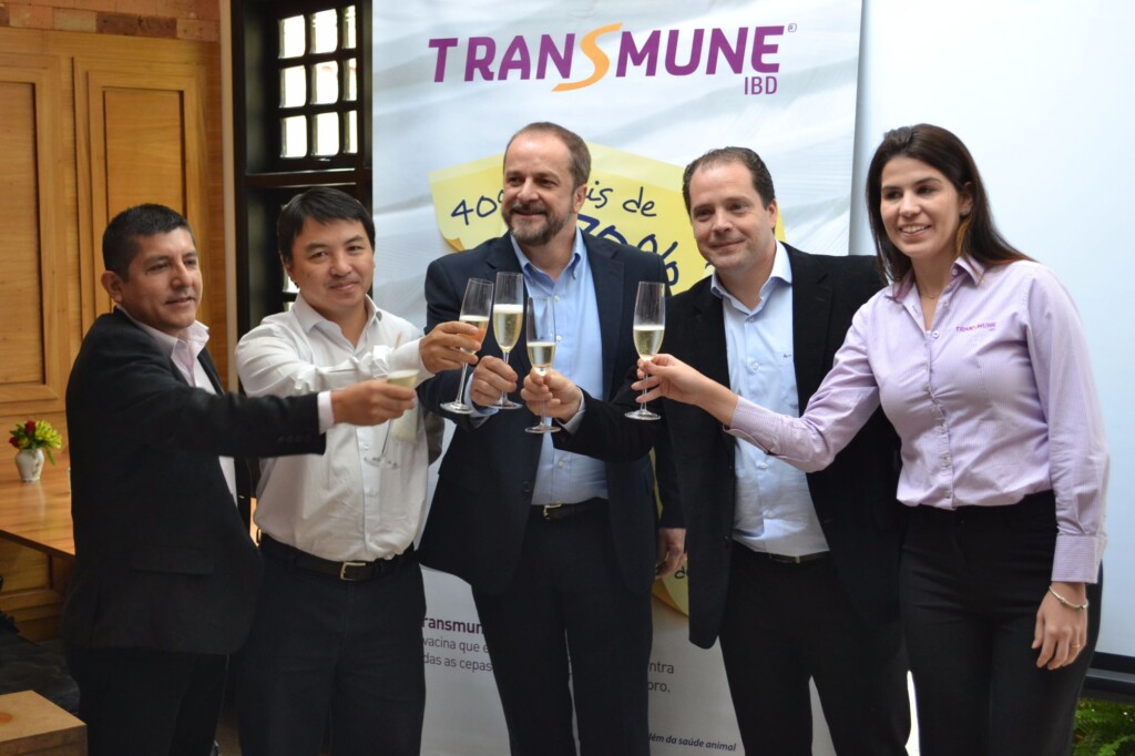 Vacinando 75% do plantel de frangos do Brasil, Ceva comemora liderança no mercado de biológicos