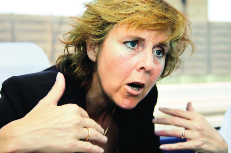 “É possível levar energia renovável para todos”, diz Connie Hedegaard