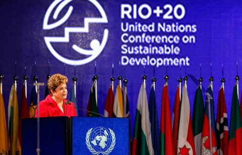 Dilma avalia aumentar o superávit