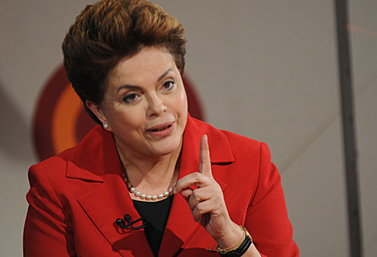 Dilma diz ver “surto de investimentos” em etanol