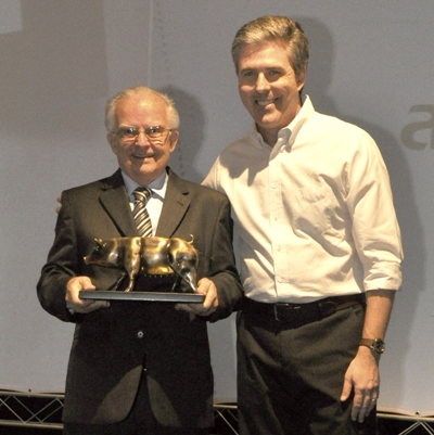 Agroceres PIC homenageia Asemg por seus 40 anos