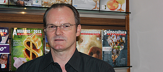 Novidades na nutrição de aves e suínos são destaque do XII Seminário Técnico Científico da AveSui 2013