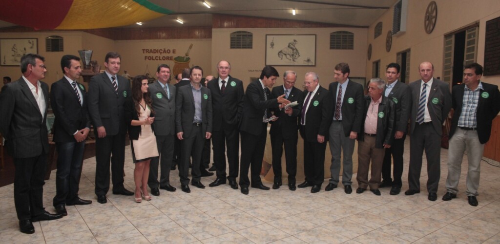 Ministro da Agricultura marca presença no lançamento da agenda parlamentar da suinocultura