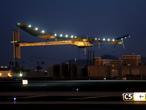 Avião movido a energia solar decola para 2ª etapa da travessia pelos EUA