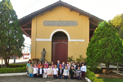 Avicultura: Projeto leva realidade econômica de Marechal Floriano (ES) para crianças