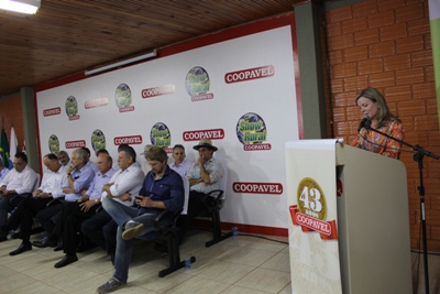 Municípios paranaenses recebem 50 caminhões-caçamba do governo federal durante o Show Rural Coopavel