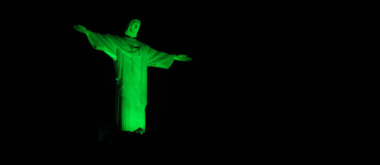 Visitantes passam por piso especial e geram energia para deixar Cristo Redentor verde