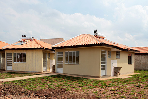 Programa habitacional utiliza aquecimento solar no Paraná