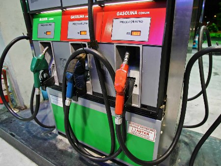 Etanol hidratado dispara 7% no interior de SP com reajuste da gasolina