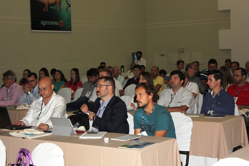 Suinter 2015 destaca manejo de maternidade suína em Foz do Iguaçu (PR)