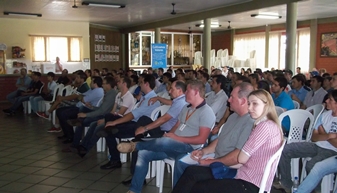 Aviagen participa de Encontro Técnico na Aurora