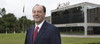 Vaccinar completa 35 anos com a energia de quem começou hoje