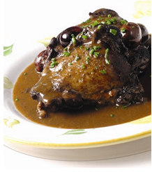 Sobrecoxas de Frango ao Molho de Vinho Tinto e Azeitonas