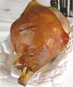 Pernil Assado com Batatas Recheadas da Dona Irene