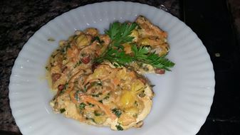 Frango ao molho de manga e amendoas