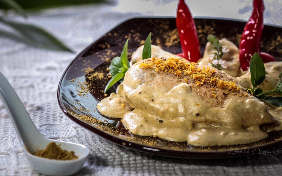 Frango ao molho curry e raspas de laranja – Cheff Mueller