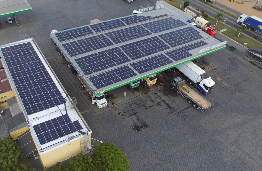 Postos de combustíveis investem em energia solar para fugir da alta da tarifa de energia