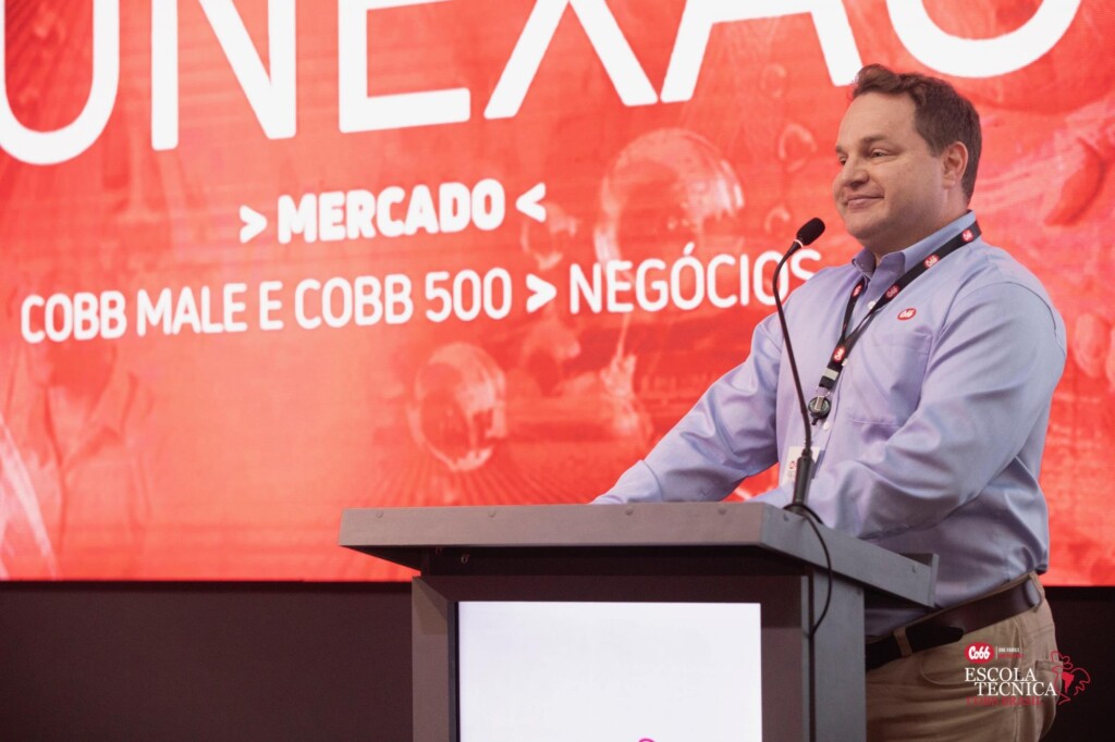 Cobb-Vantress reúne especialistas e clientes de todo o país em Escola Técnica