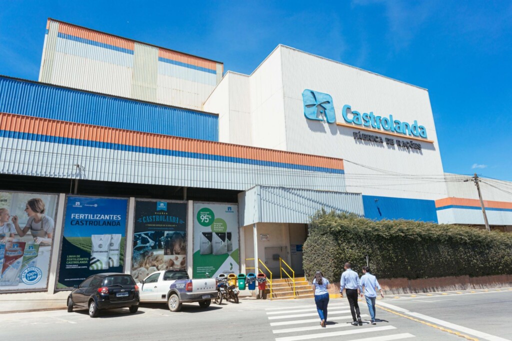 Castrolanda registra maior produção da história da Fábrica de Rações em Castro, no Paraná