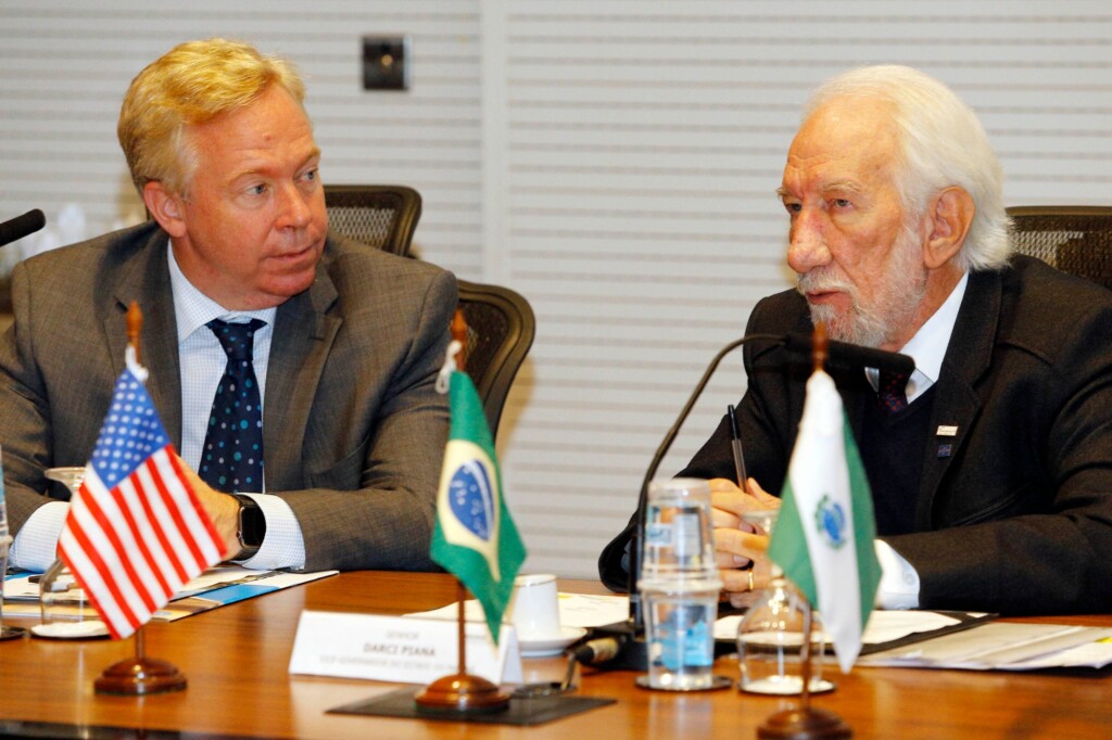 Em reunião com cônsules da China e EUA, vice-governador destaca potenciais do Paraná