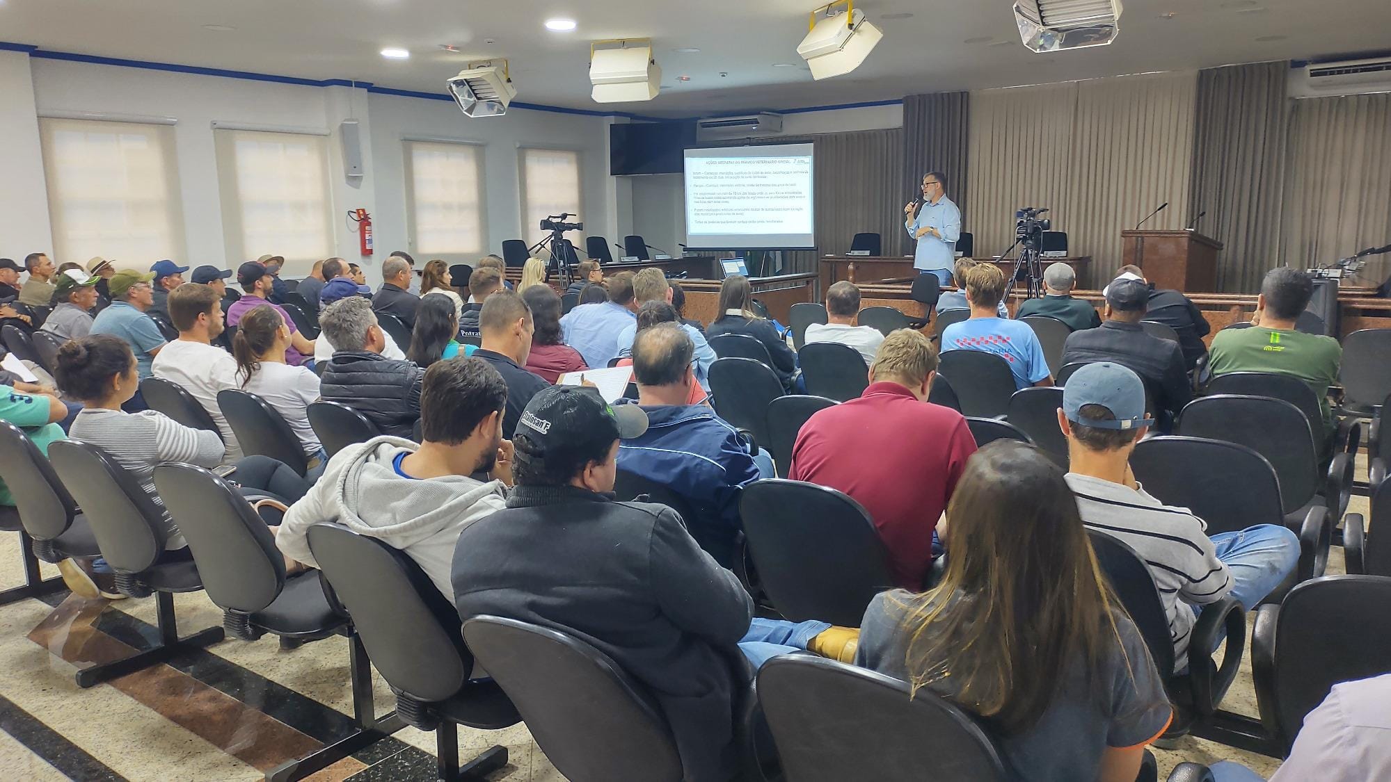 AVES oferece diretrizes atualizadas sobre a prevenção da gripe aviária