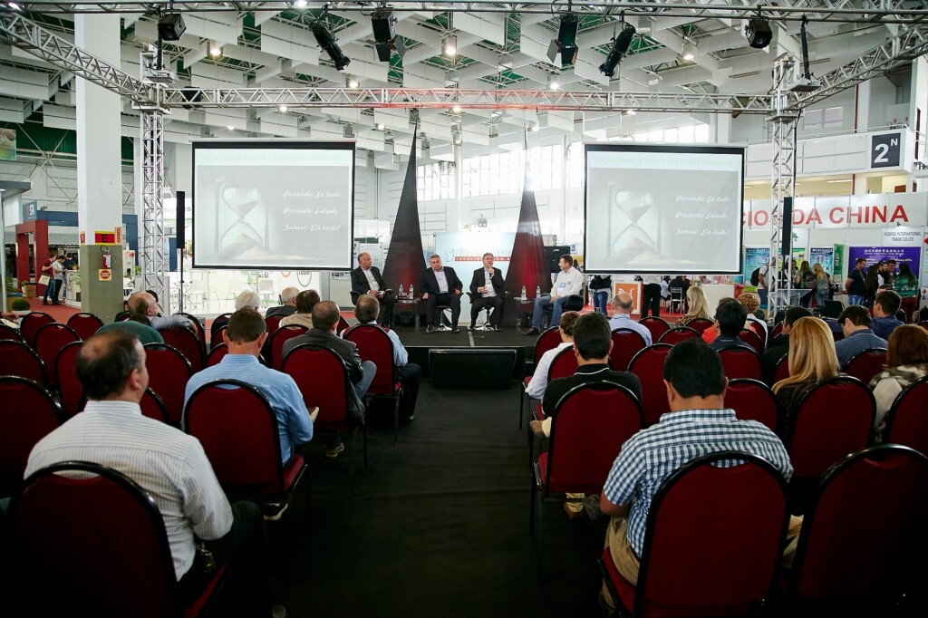 Painel na AveSui debate o panorama da indústria e a sucessão familiar na suinocultura