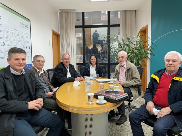 PRC200 é tema de conversa com ex-ministro e atual presidente da Agepar, Reinhold Stephanes