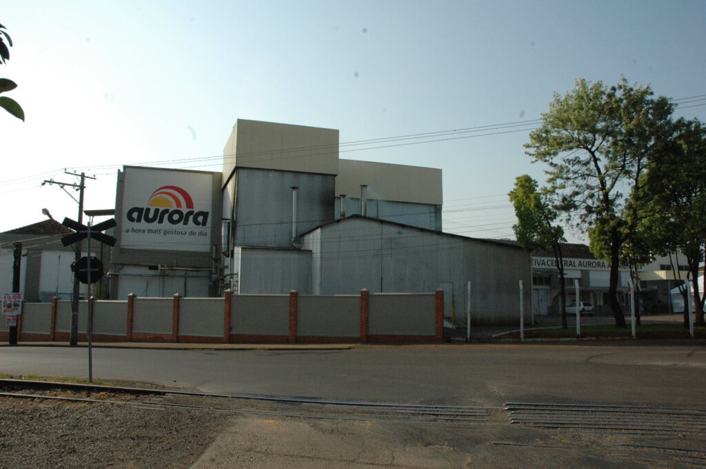 Aurora assume por definitivo dois frigoríficos em Erechim
