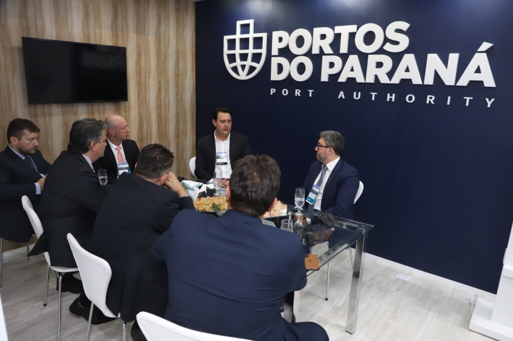 Ratinho Junior destaca potenciais e recordes dos portos do Paraná