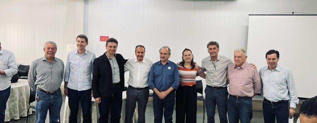 Lideranças de Cascavel visitam Unidade Industrial de Aves da Lar Cooperativa