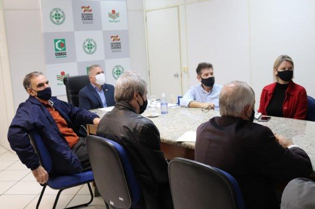 Estado de SC e entidades do agronegócio vão arrecadar e doar alimentos para famílias em vulnerabilidade no campo