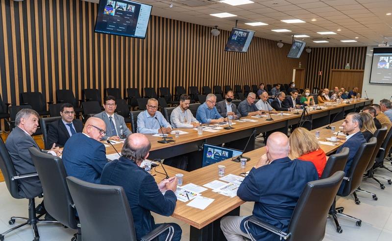 Ministro debate em Foz do Iguaçu soluções para a logística nas Três Fronteiras