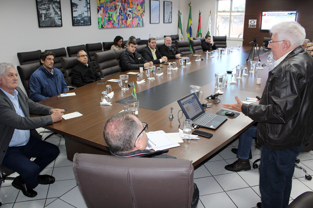 Industriais do Oeste catarinense conhecem estudo sobre custo logístico