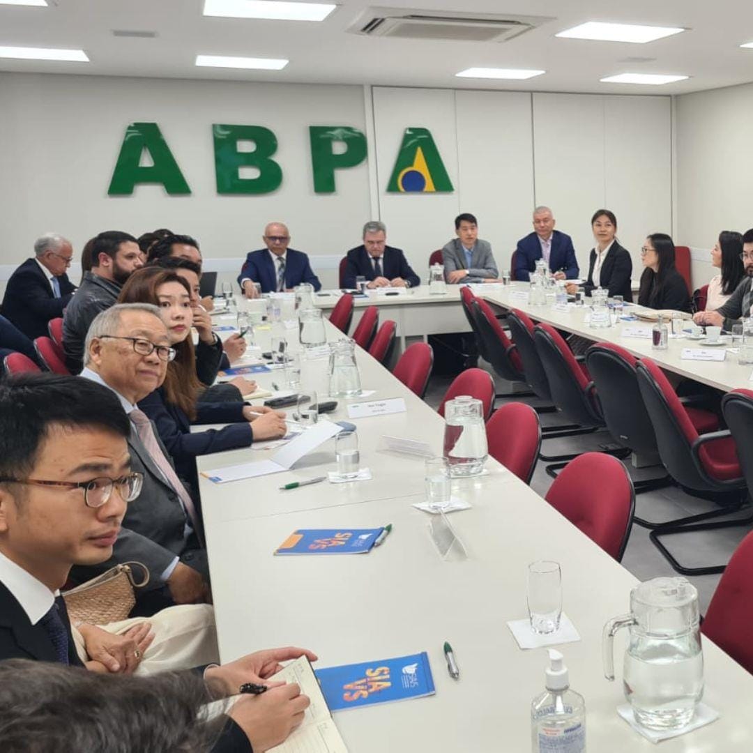 Autoridades chinesas se reúnem com setor avícola e suinícola brasileiro na ABPA