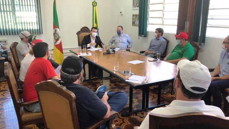 Governo do RS e entidades de agricultores familiares dialogam sobre ações para diminuir efeitos da estiagem