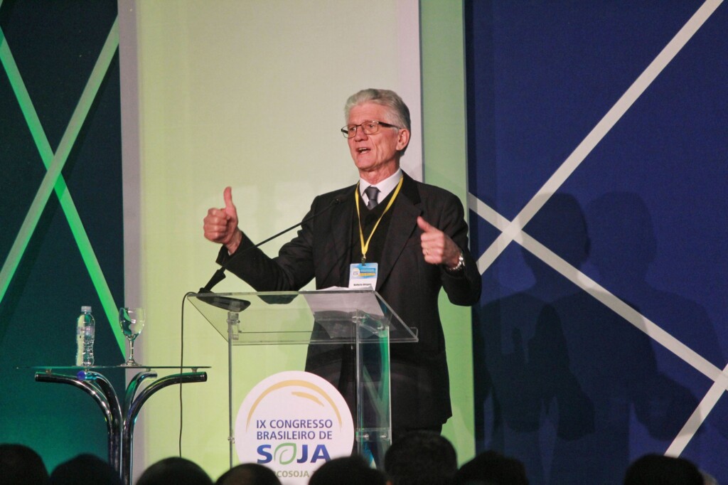 Secretário de Agricultura do PR defende sustentabilidade e tecnologia na produção de soja