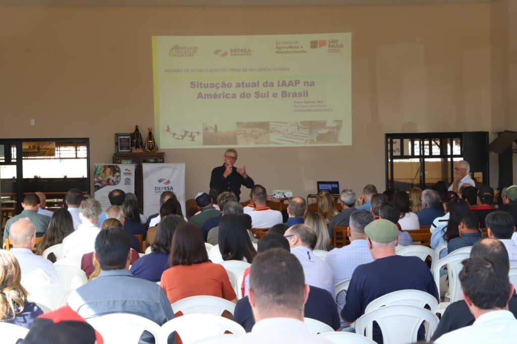 Mais de 200 agentes da avicultura paulista receberam atualizações sobre o cenário da IAAP no estado