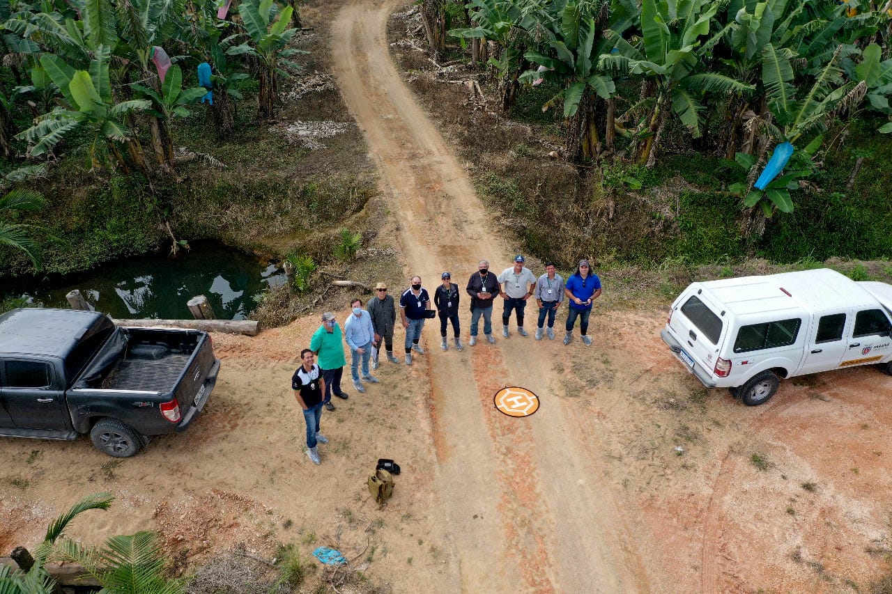 Adapar treina operadores de drones para defesa sanitária vegetal