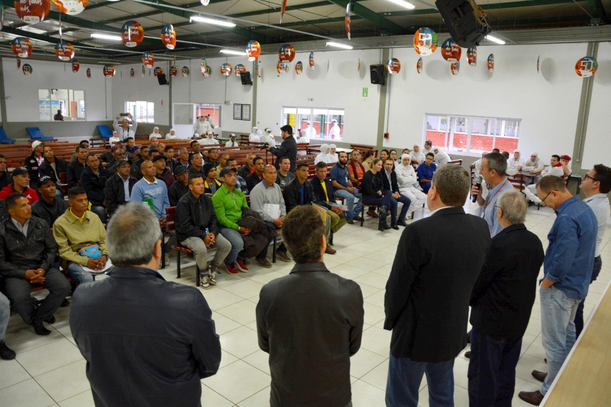 Aurora deve contratar 150 refugiados venezuelanos Aurora deve contratar 150 refugiados venezuelanos