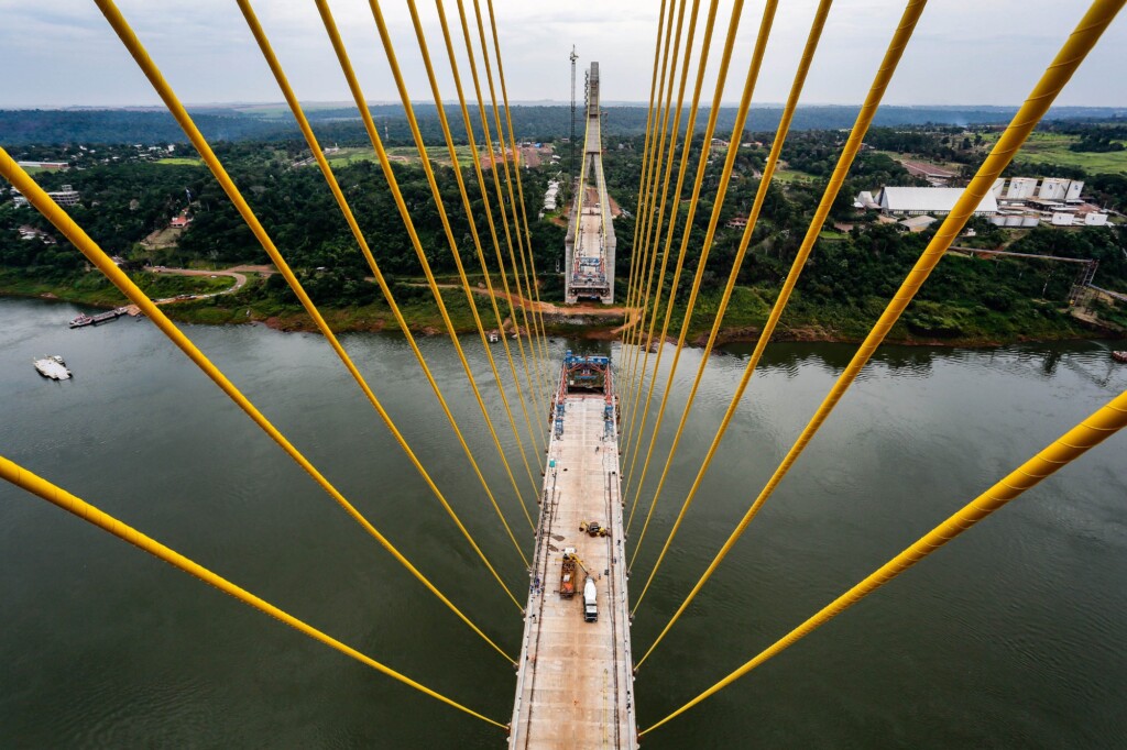 Ponte da Integração: faltam 100 metros para conexão das duas margens