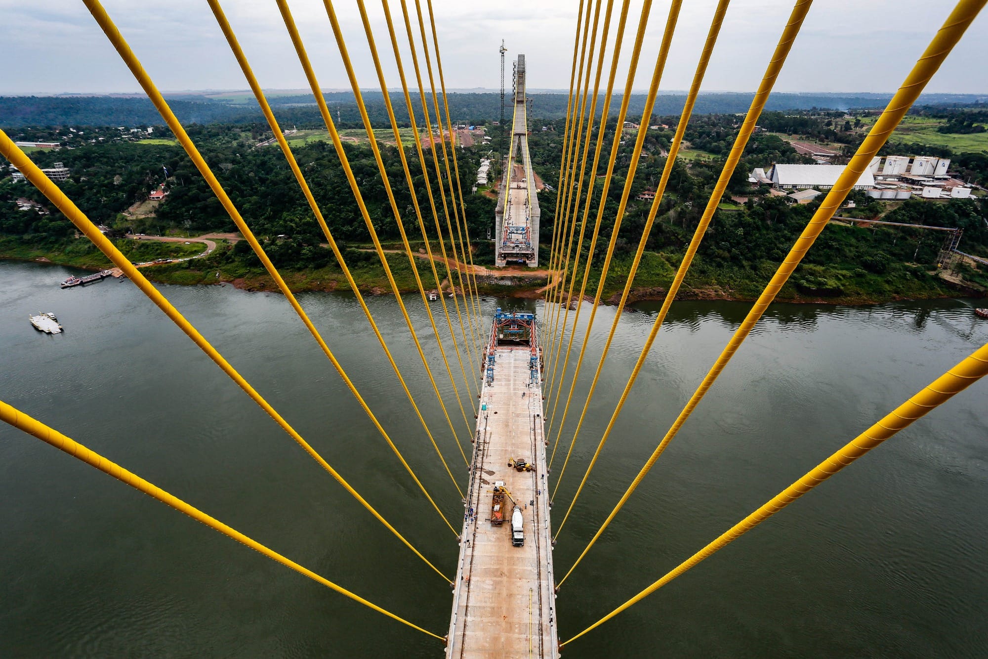 Ponte da Integração: faltam 100 metros para conexão das duas margens