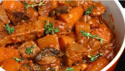 Picadinho com carne suína