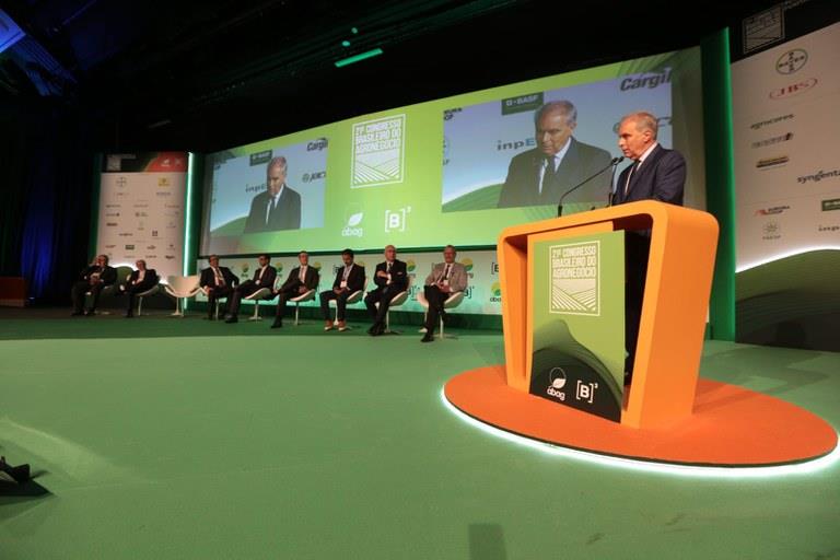 Brasil tem papel importante na sustentabilidade e na segurança alimentar mundial, diz ministro