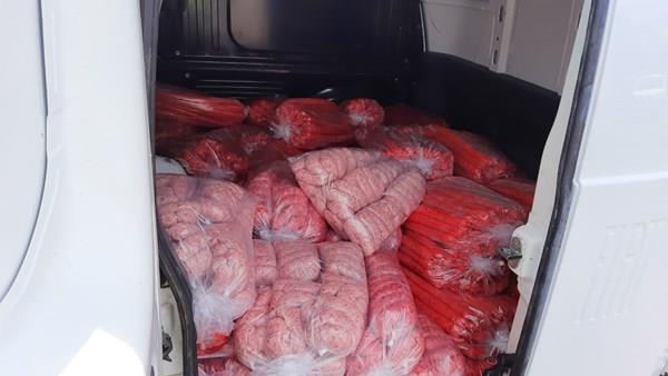 Defesa Agropecuária apreende 250 quilos de linguiça clandestina em Garça, São Paulo