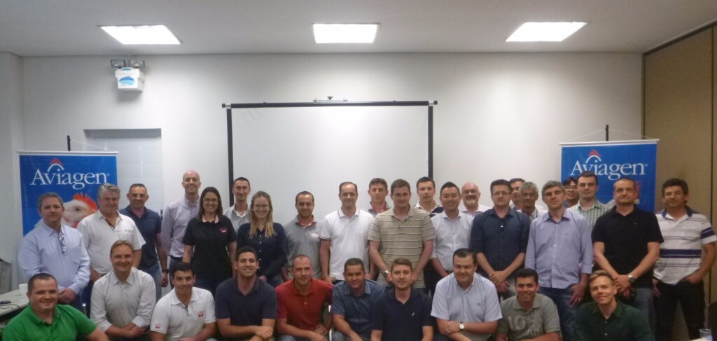 Aviagen e JBS realizam workshop com foco em avós e matrizes