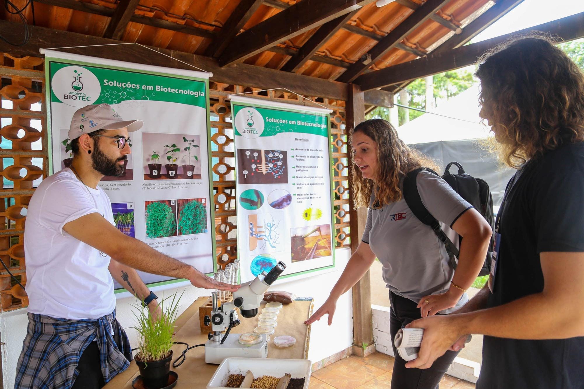 UEL destaca ciência e tecnologia para o desenvolvimento do agronegócio do futuro UEL destaca ciência e tecnologia para o desenvolvimento do agronegócio do futuro