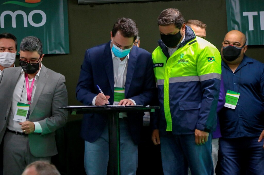 Governador lança edital do Moegão, projeto que amplia descarga de trem em Paranaguá