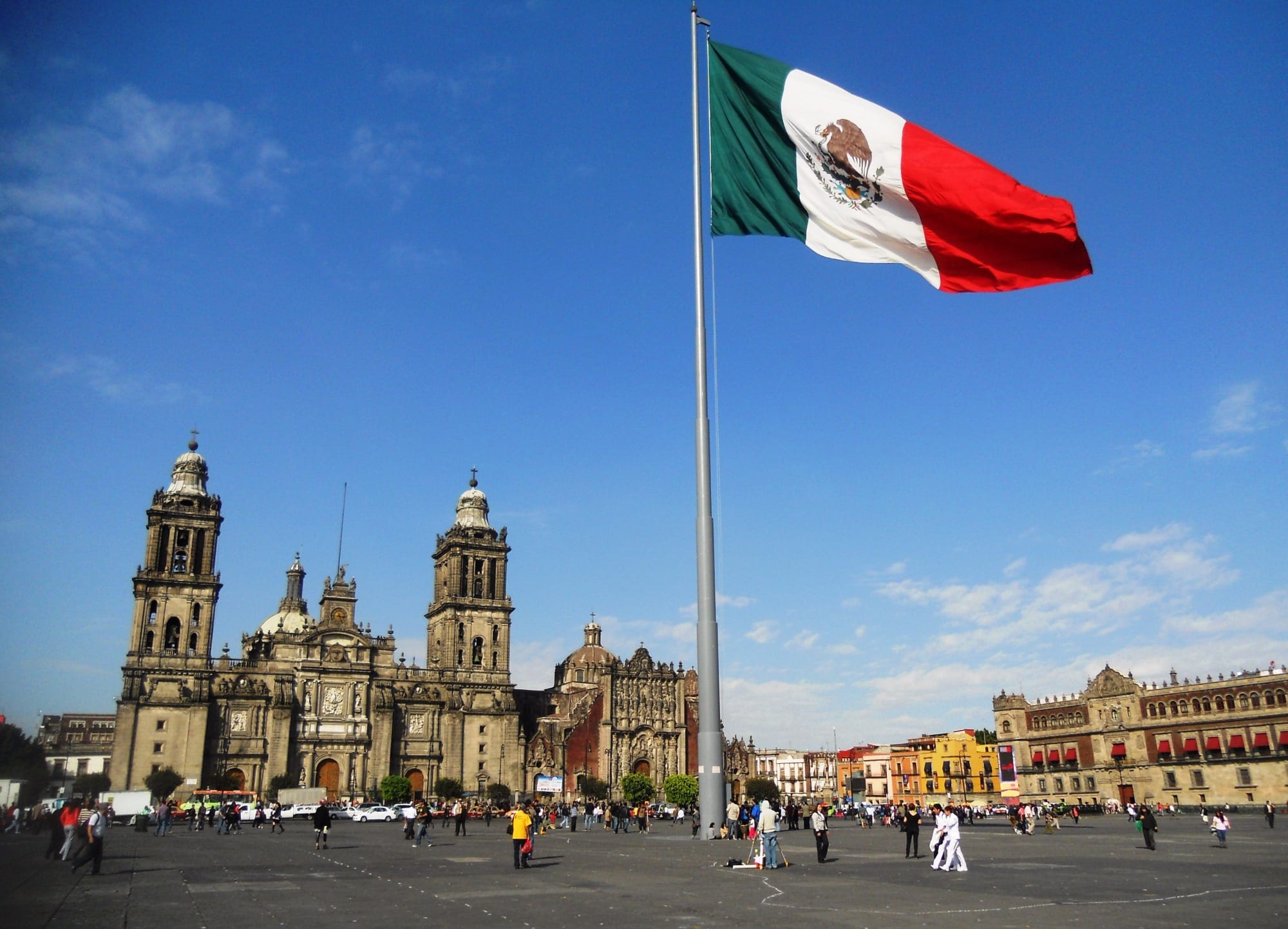 EUA podem taxar importações do México para custear construção de muro EUA podem taxar importações do México para custear construção de muro