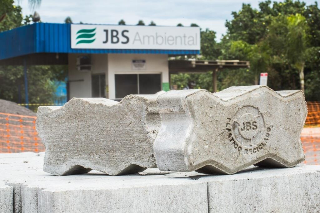 JBS cria piso ecológico a partir de plástico reciclado